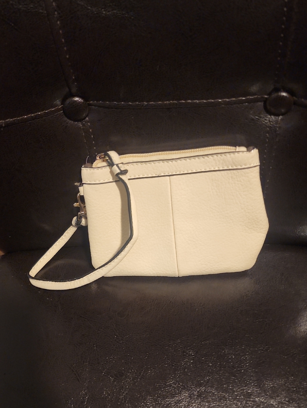 Wilsons Leather Ivory Leather Wristlet Clutch with Strap